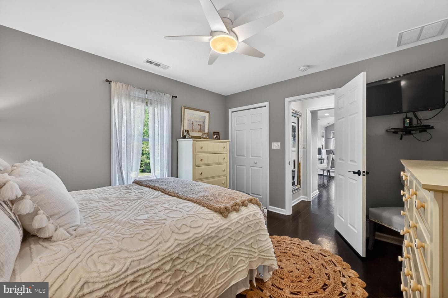 512 Riverside Drive photo 38