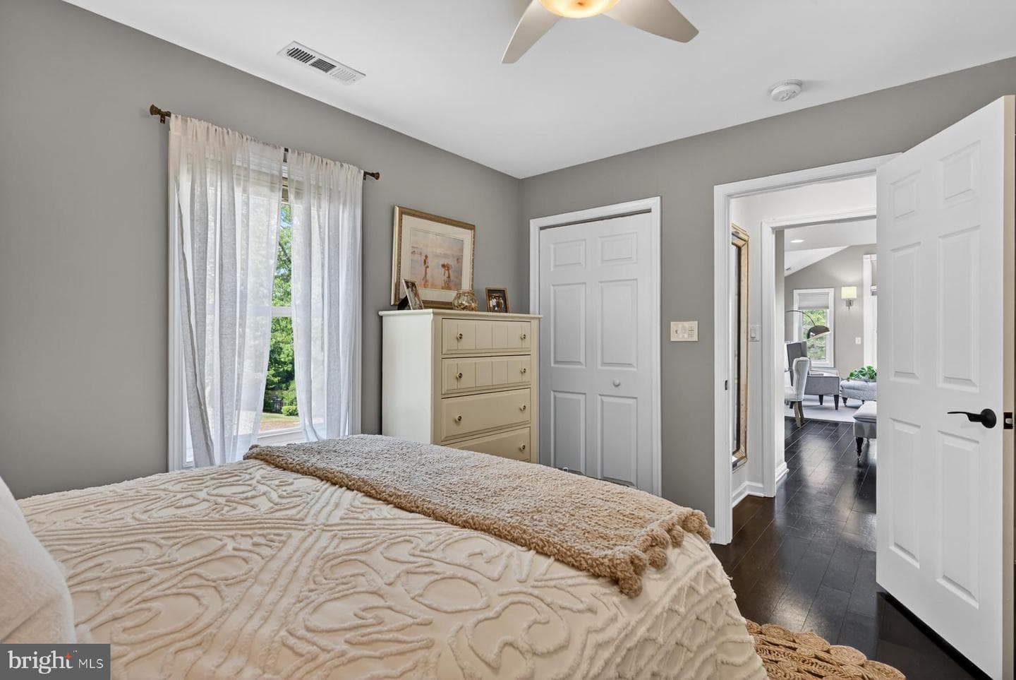 512 Riverside Drive photo 39