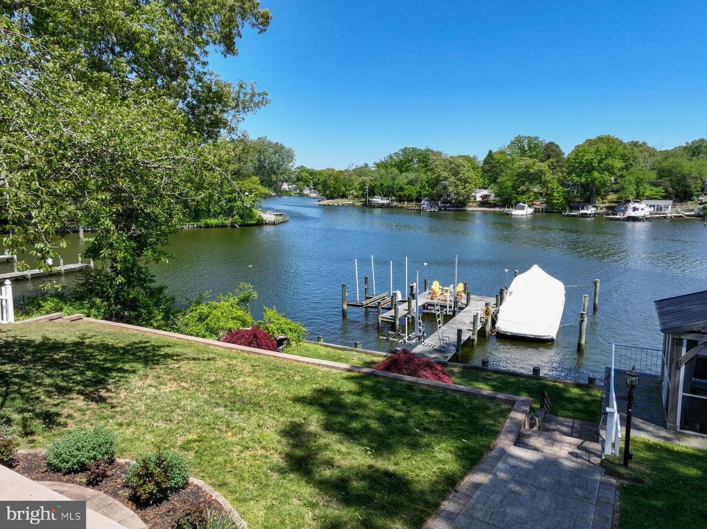 512 Riverside Drive photo 4
