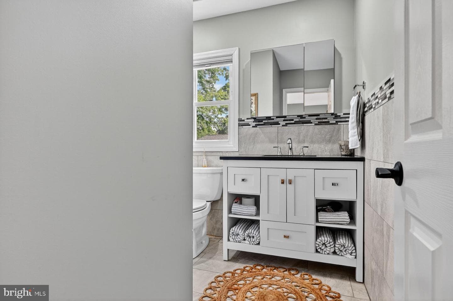 512 Riverside Drive photo 40