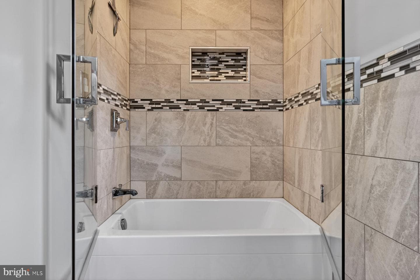 512 Riverside Drive photo 42
