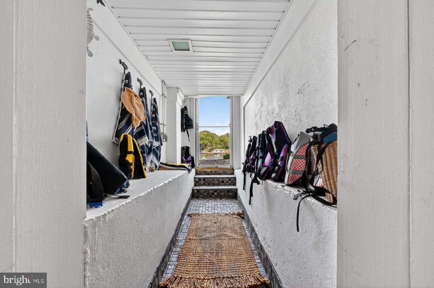 512 Riverside Drive photo 49