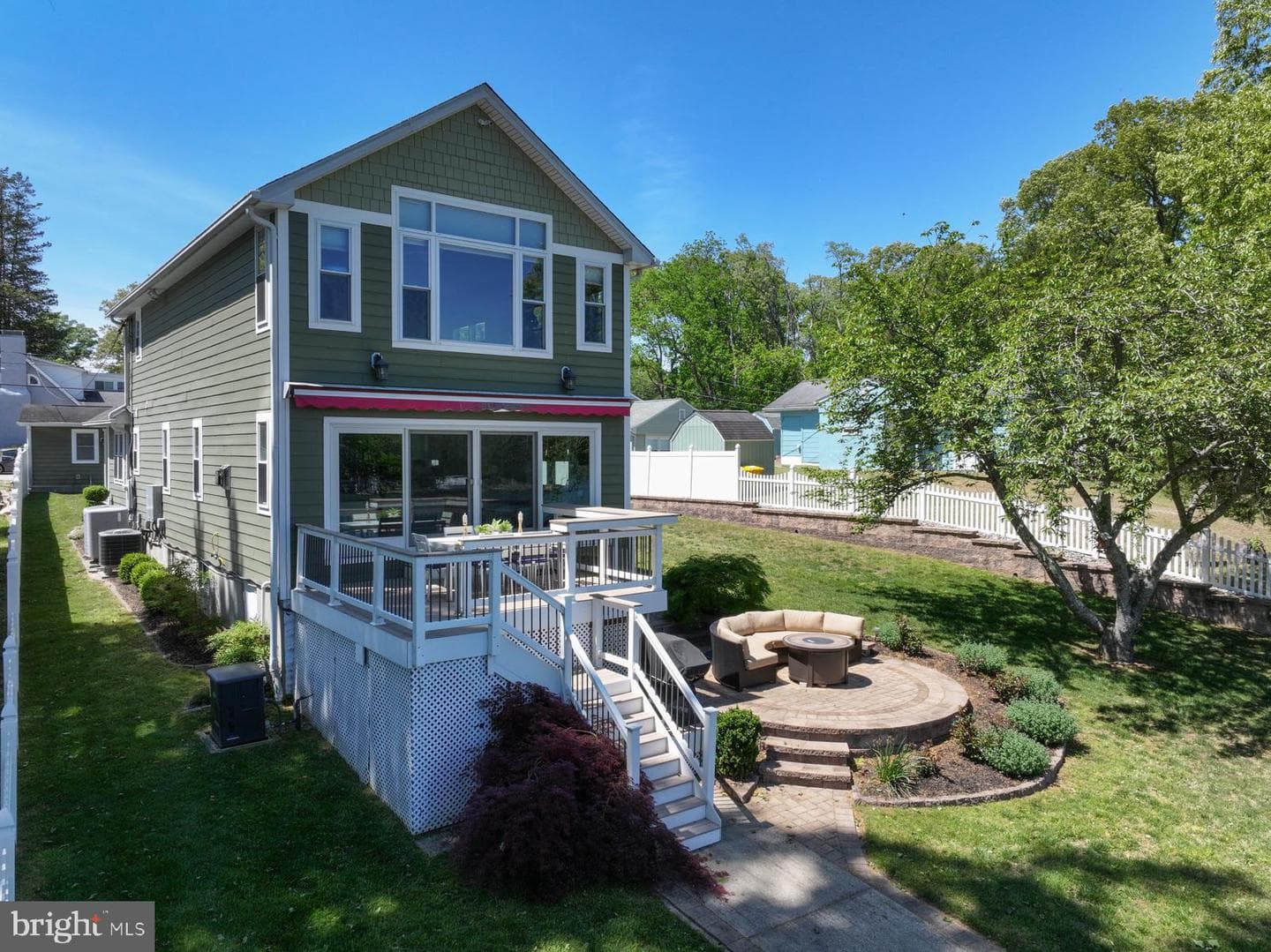 512 Riverside Drive photo 57