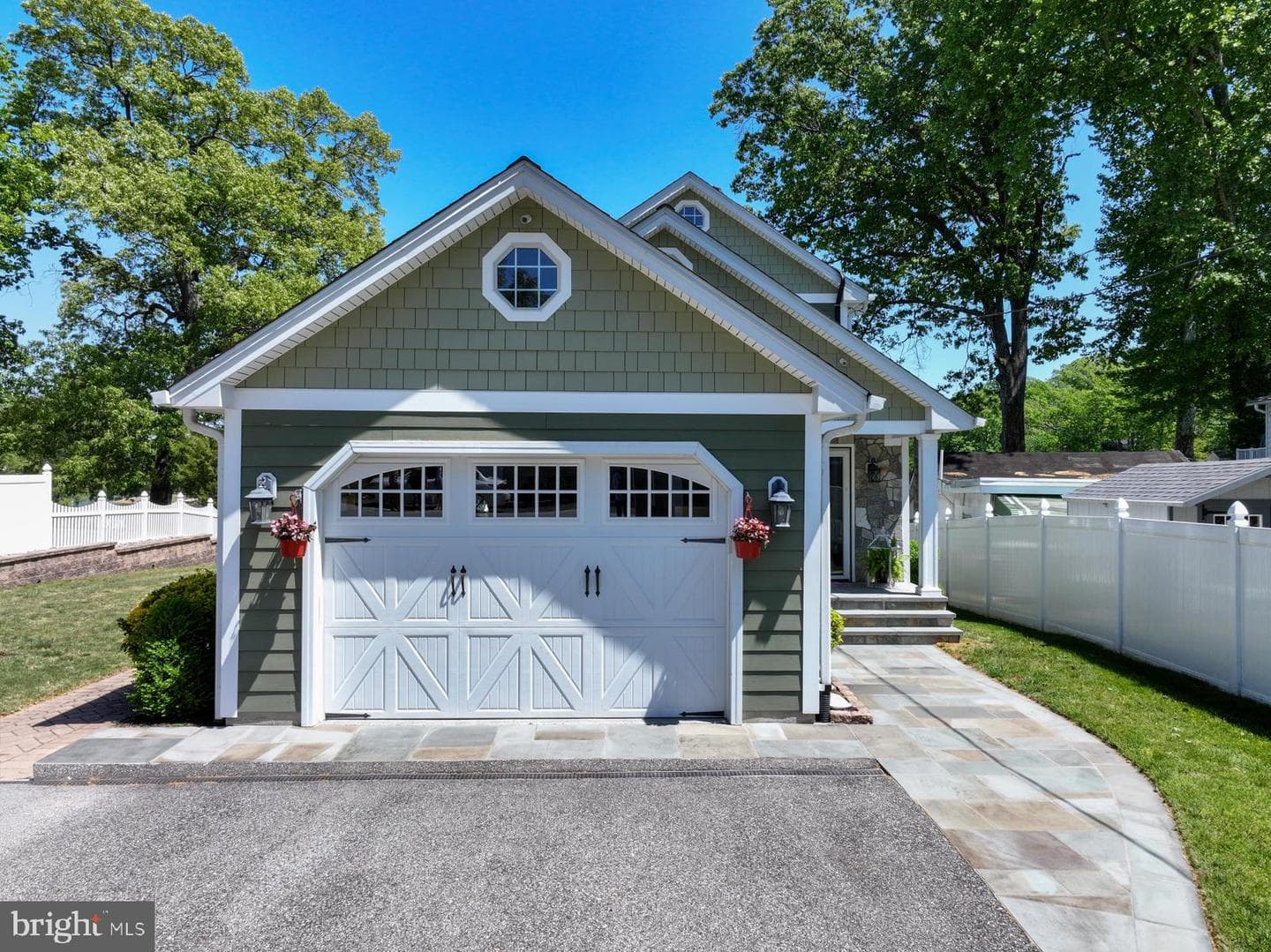 512 Riverside Drive photo 61