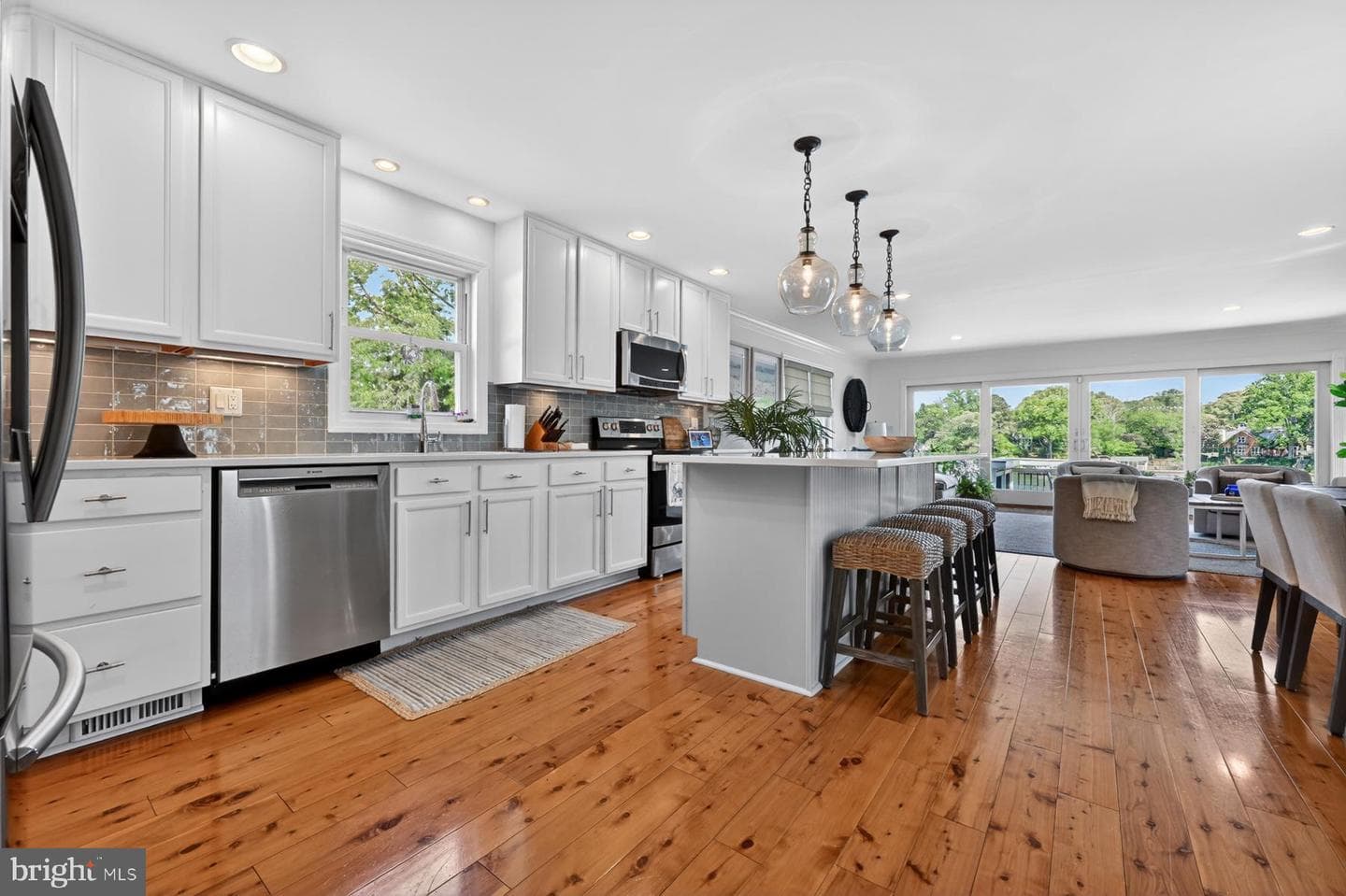 512 Riverside Drive photo 9
