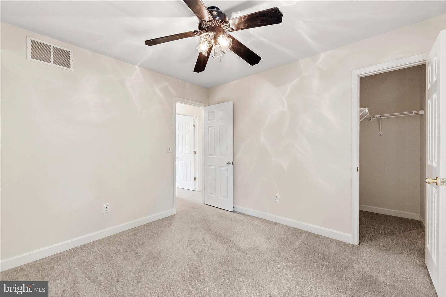 2056 Gate Drive photo 17