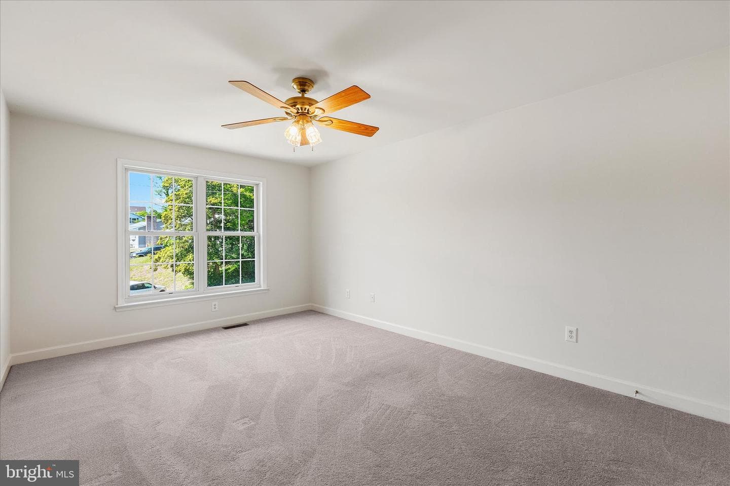 2056 Gate Drive photo 21