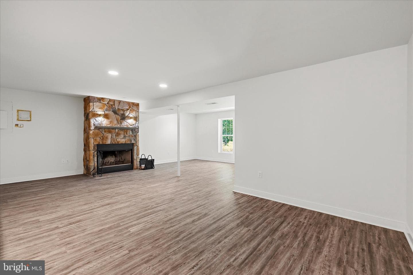 2056 Gate Drive photo 25