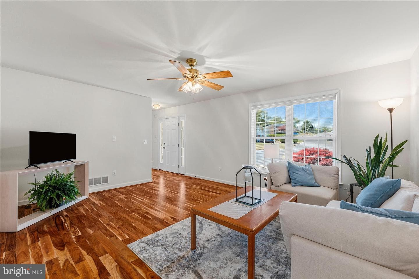 2056 Gate Drive photo 7