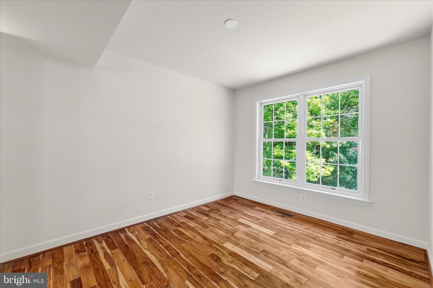 2056 Gate Drive photo 8