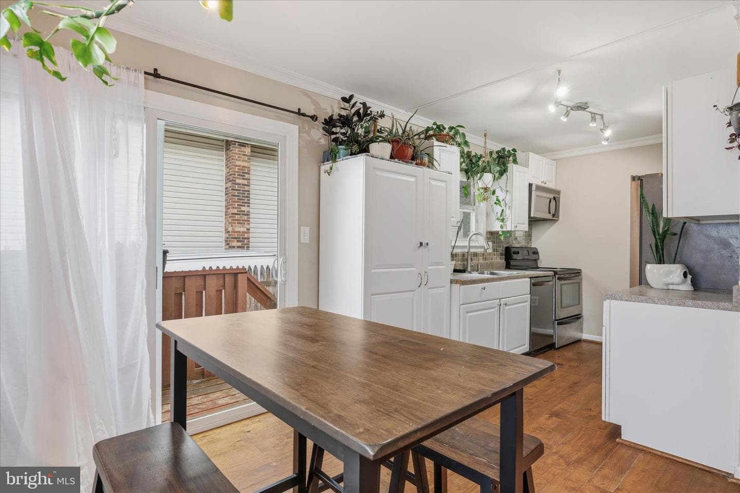 306 Lincoln Avenue photo 10