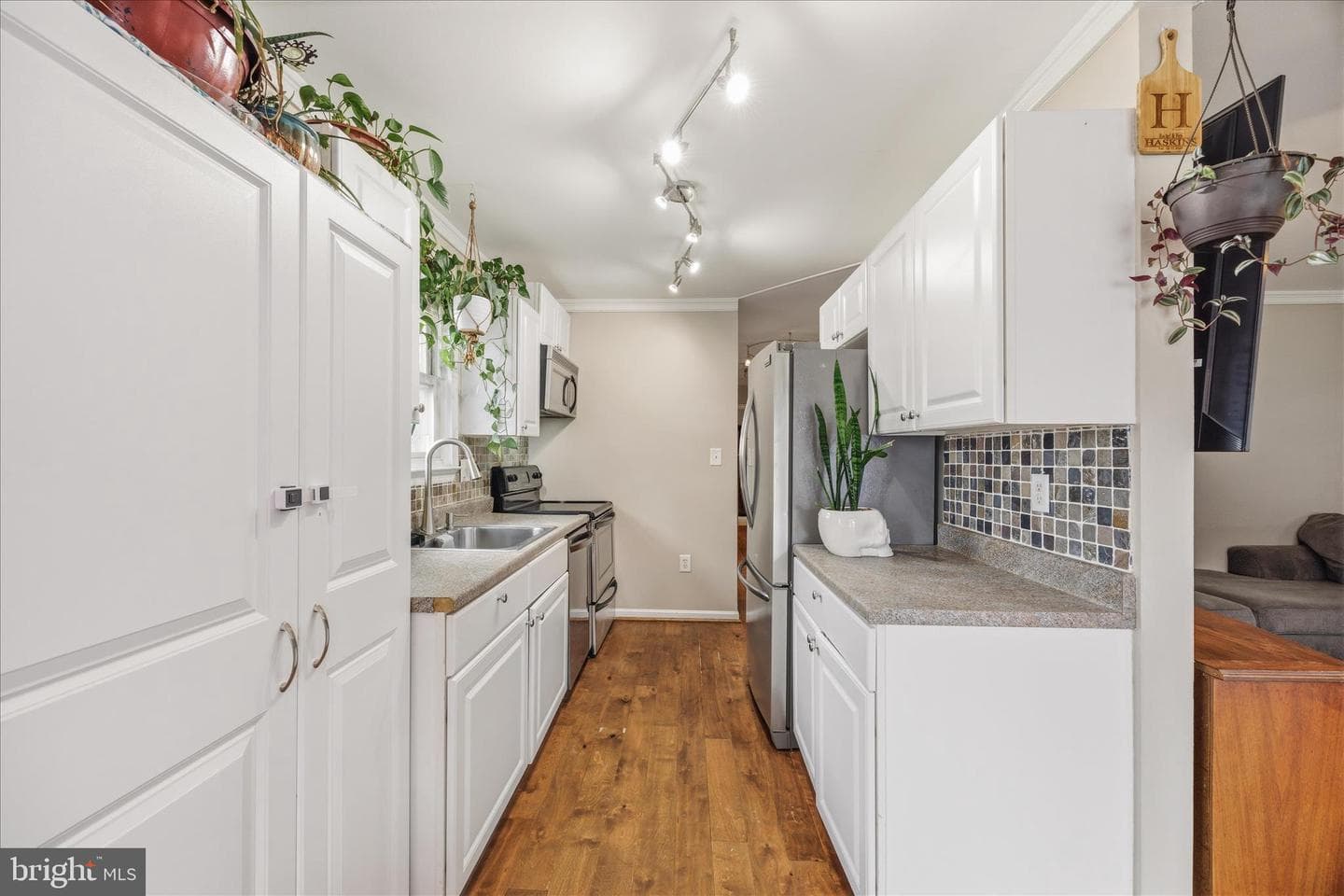 306 Lincoln Avenue photo 15