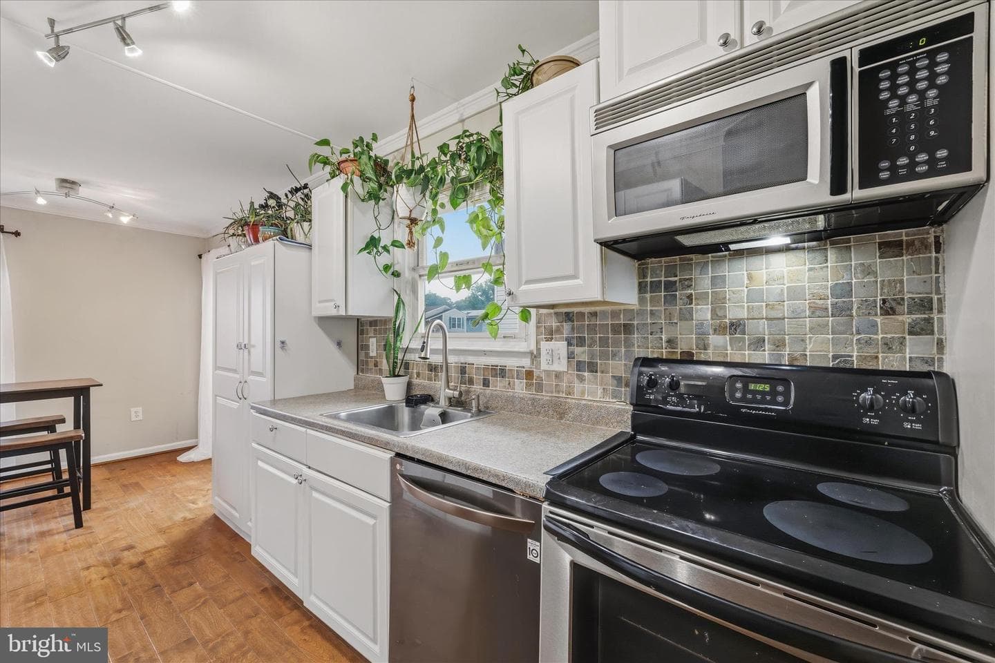 306 Lincoln Avenue photo 16