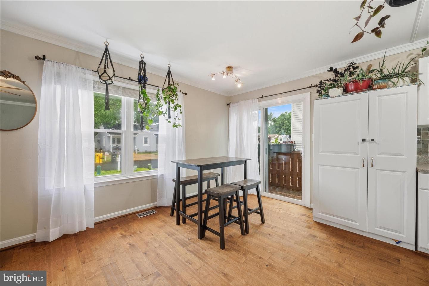 306 Lincoln Avenue photo 9