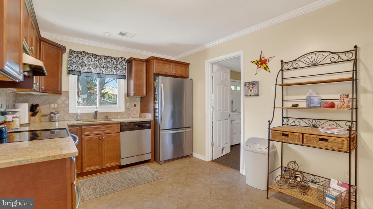 7949 Trafalgar Court photo 21