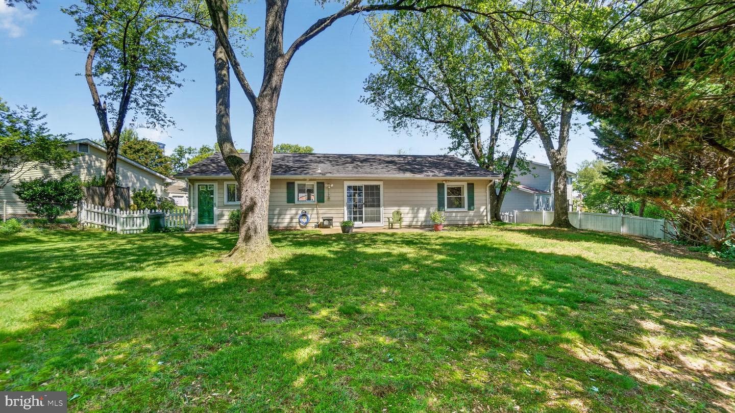 7949 Trafalgar Court photo 28