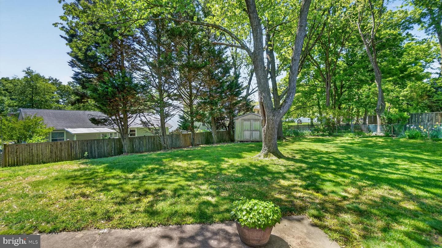 7949 Trafalgar Court photo 33