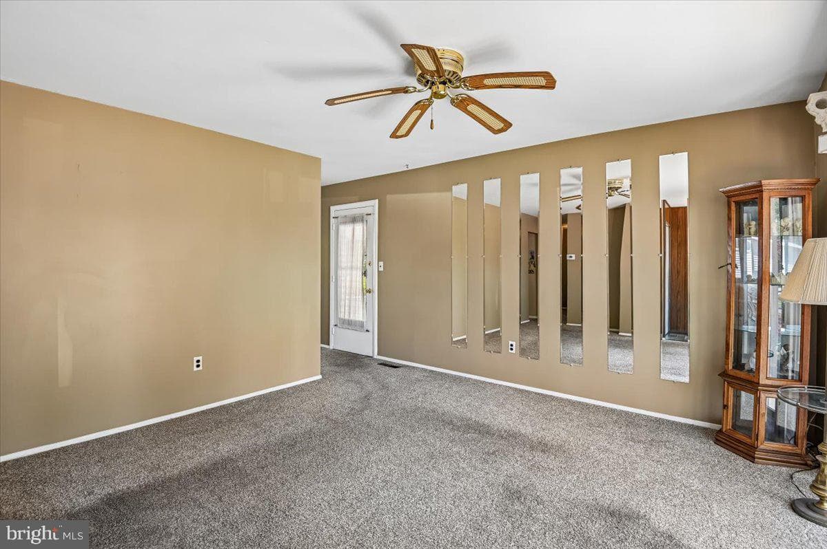 582 Nolview Court photo 4