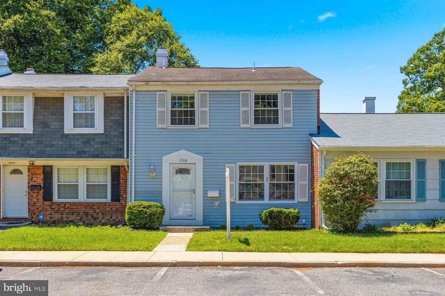 1768 Farmington Ct