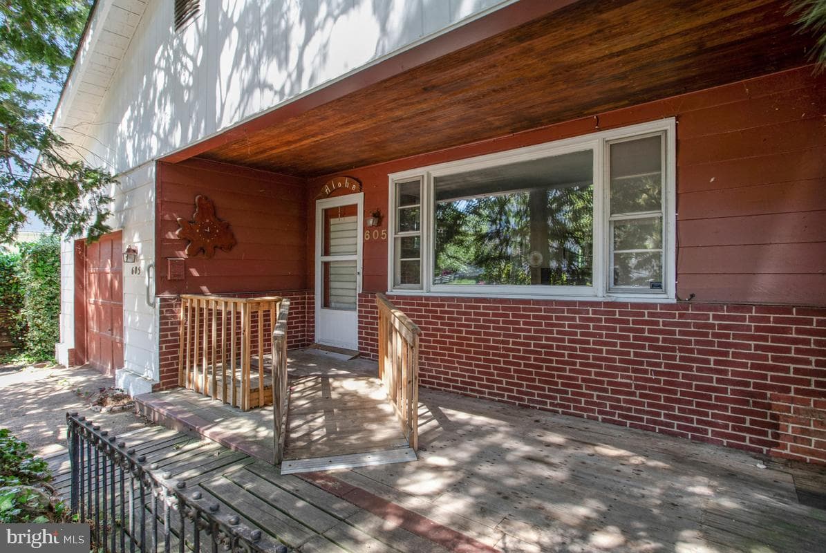 605 Melvin Avenue photo 2