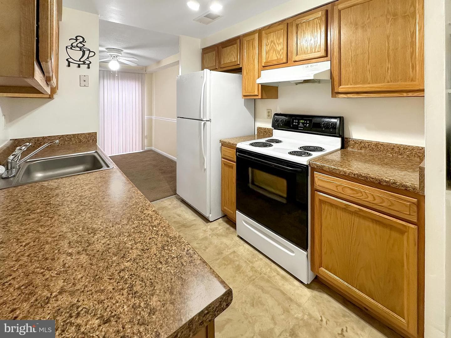 408 West Court photo 11