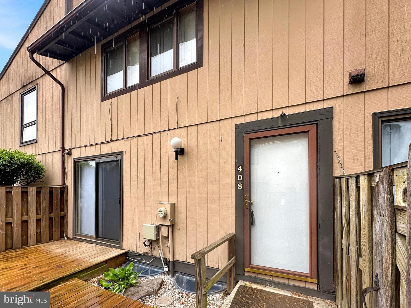 408 West Court photo 3