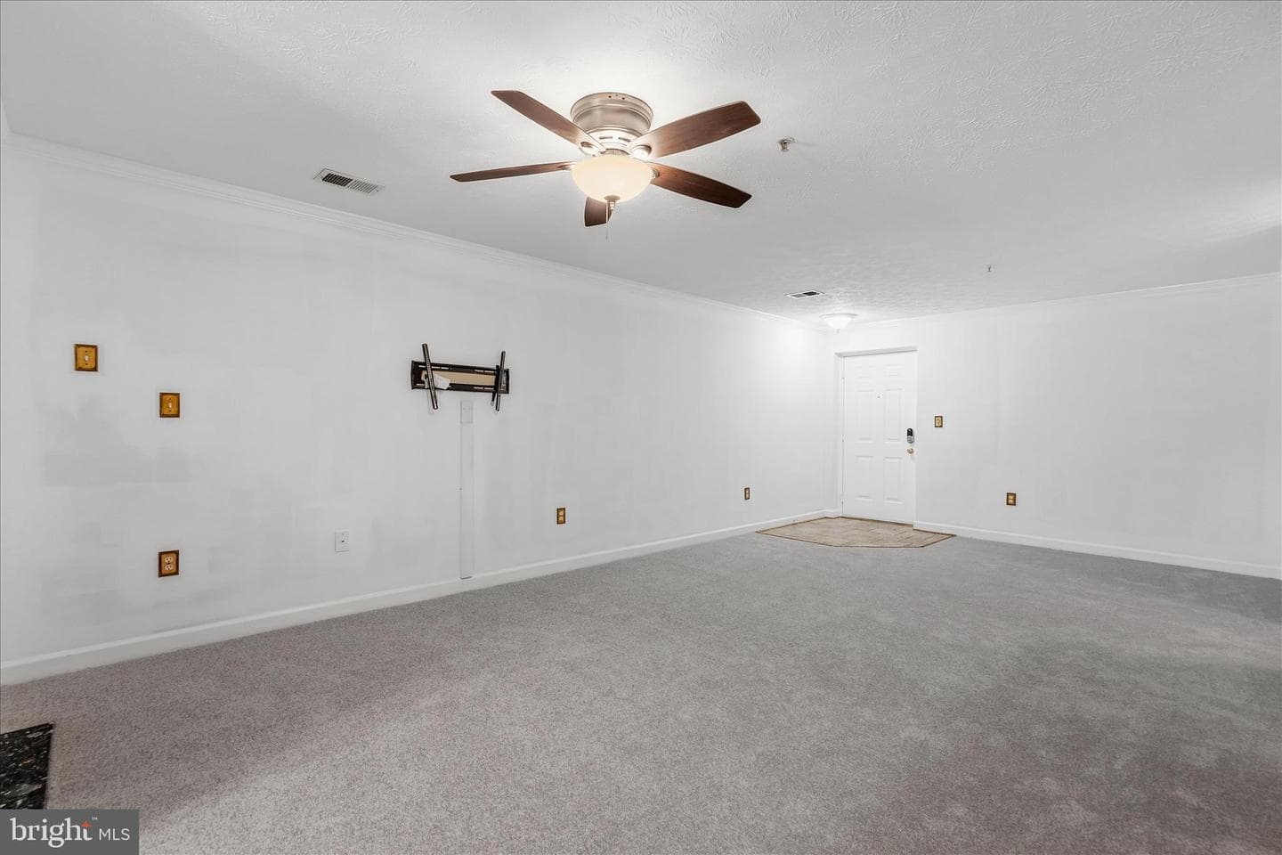 631 Admiral Drive #302 photo 12