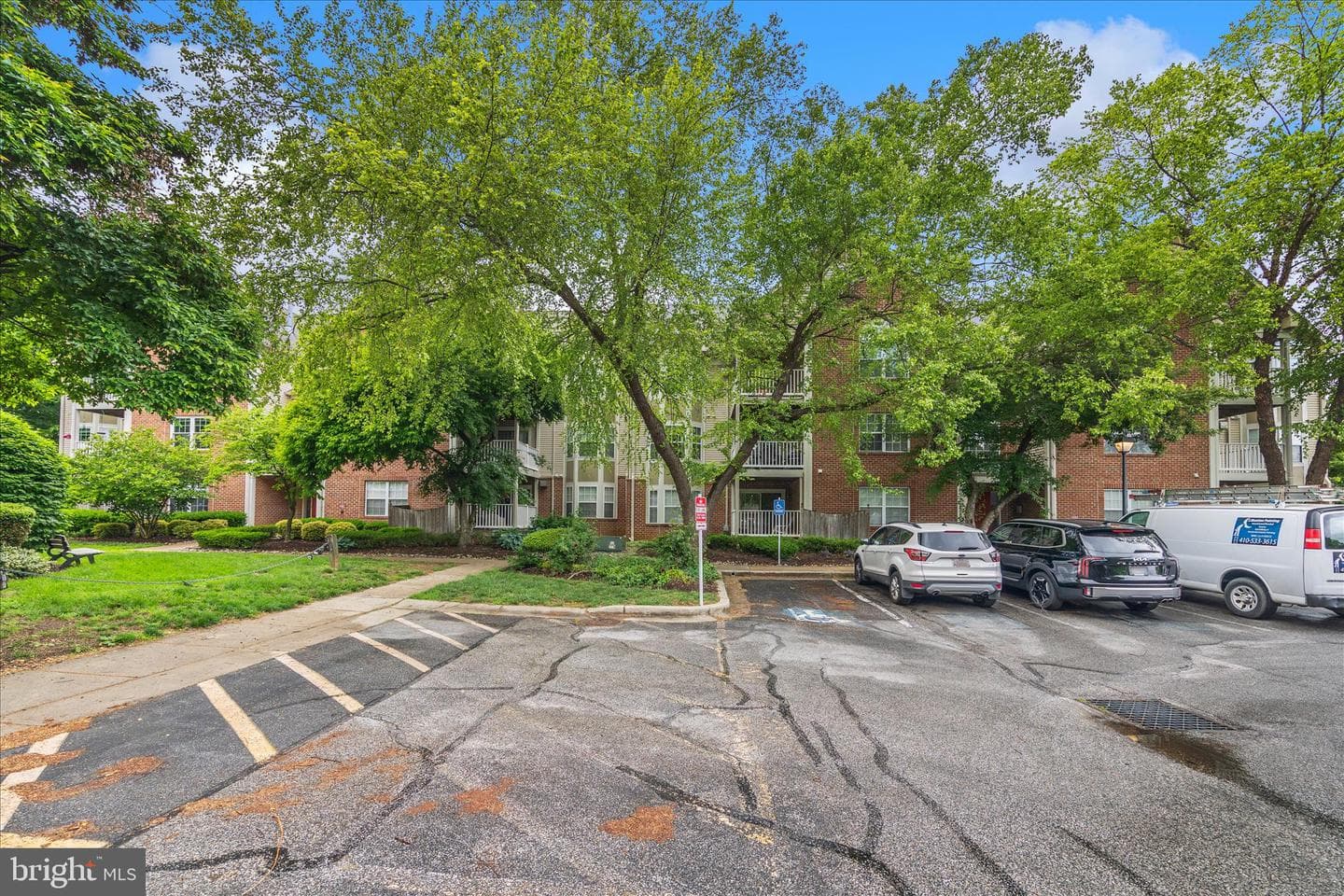 631 Admiral Drive #302 photo 34