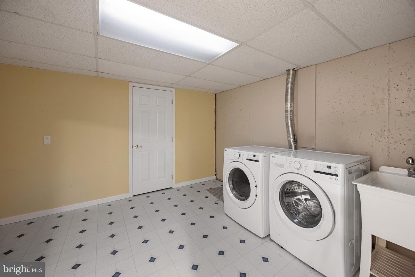 130 Summer Village Drive photo 34