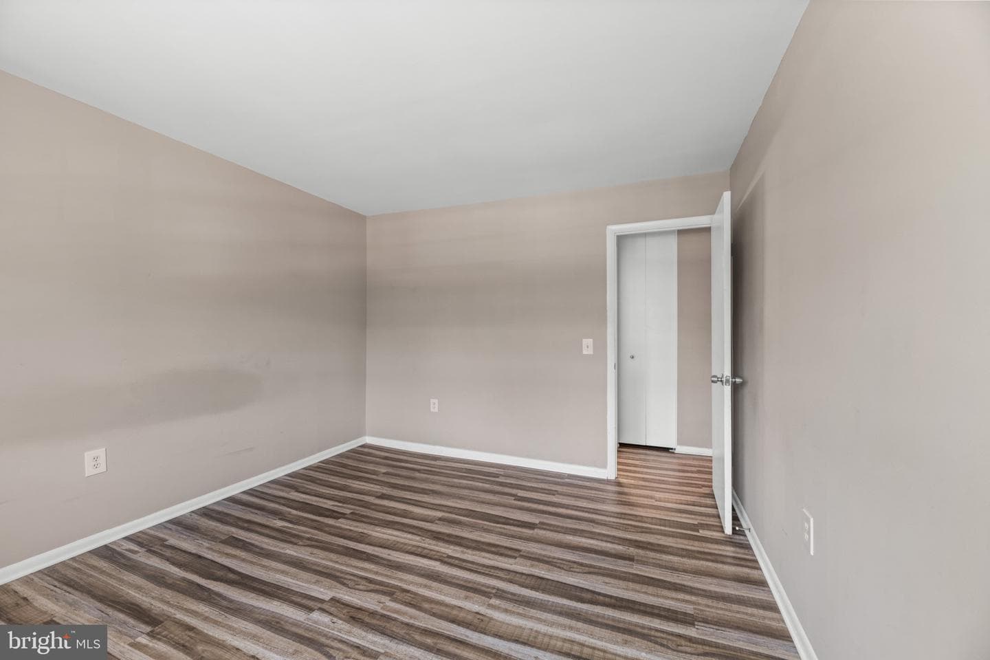 8379 Norwood Drive photo 12