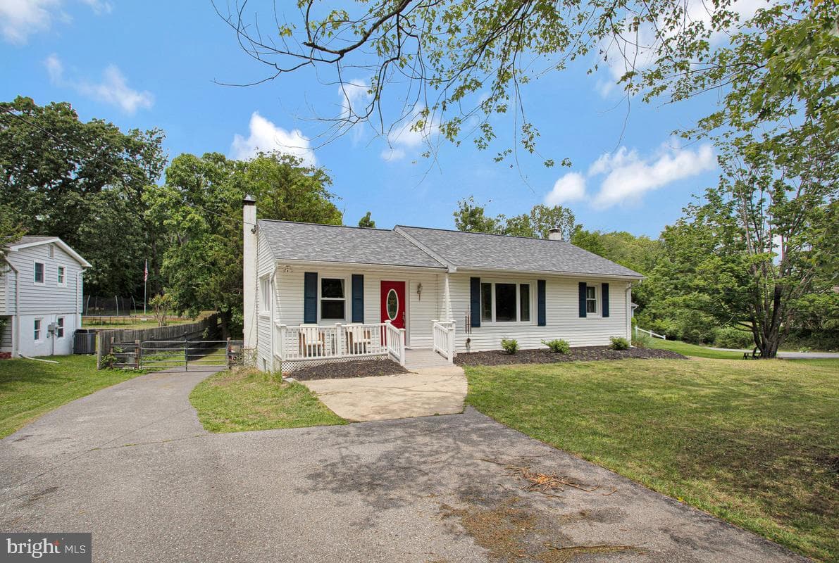 976 Shore Acres Road photo 5