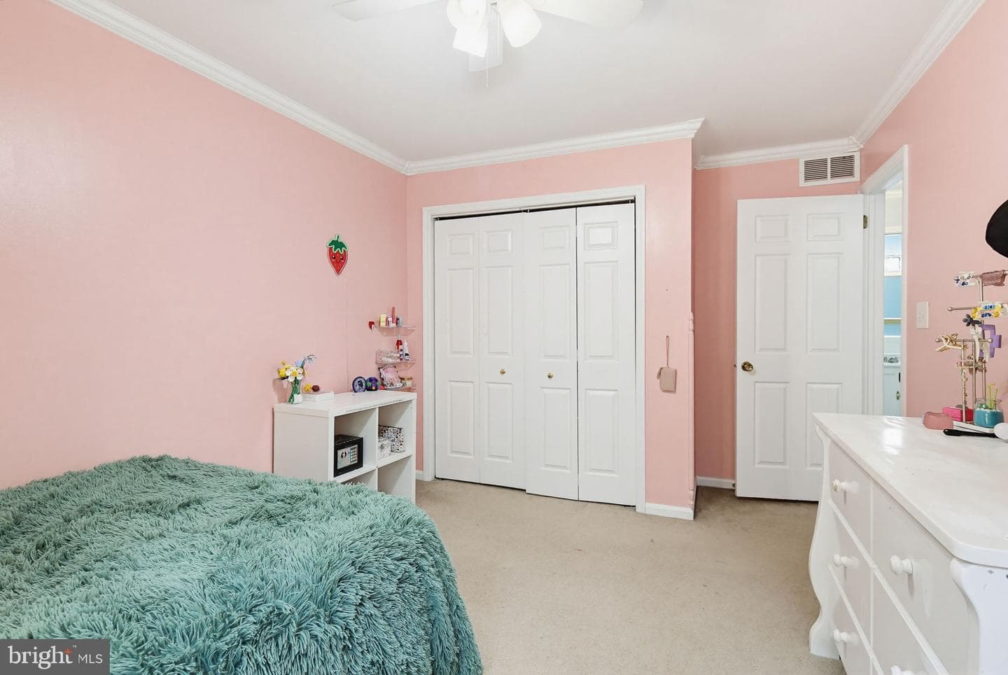 363 Ellenham Court photo 25