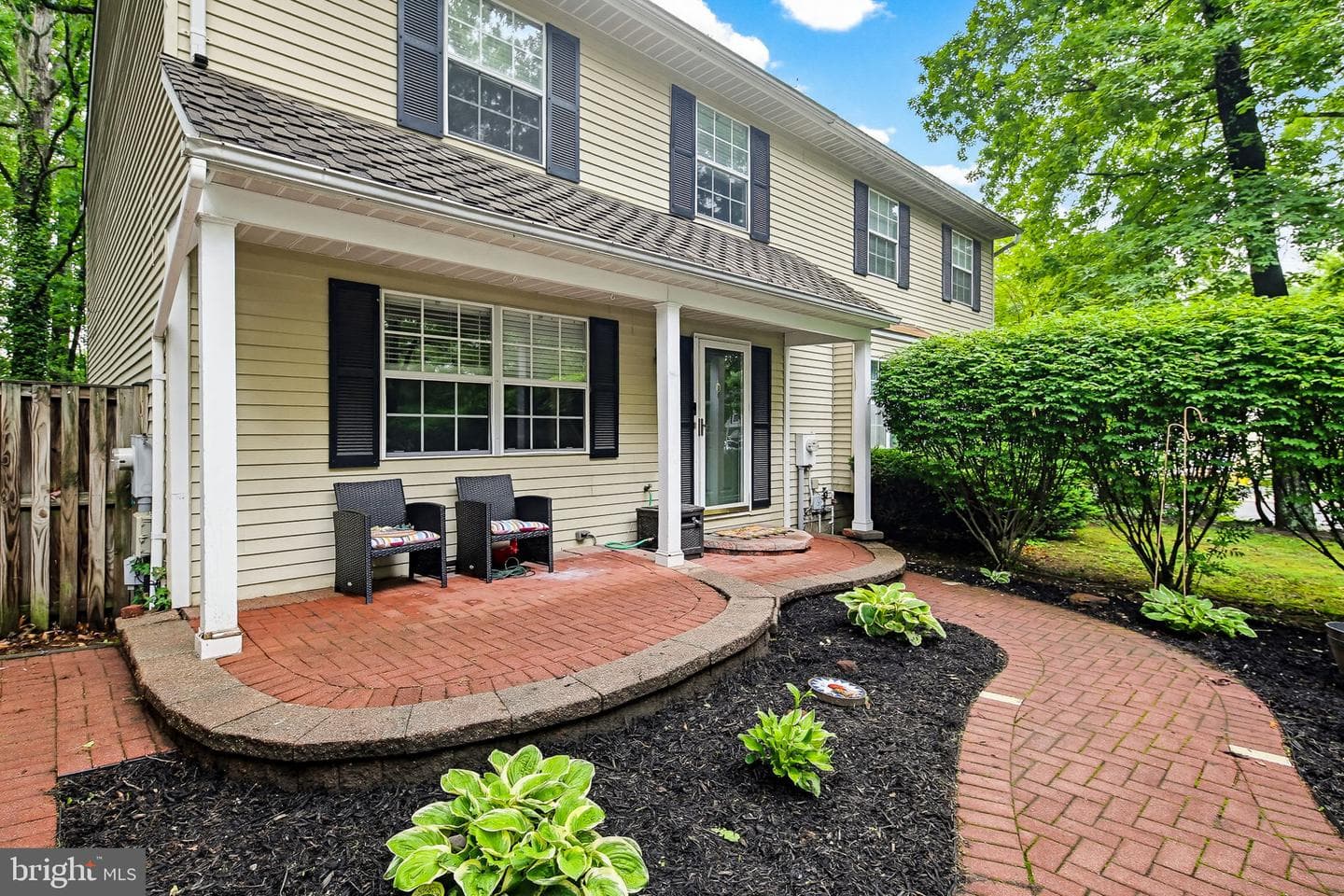 363 Ellenham Court photo 4