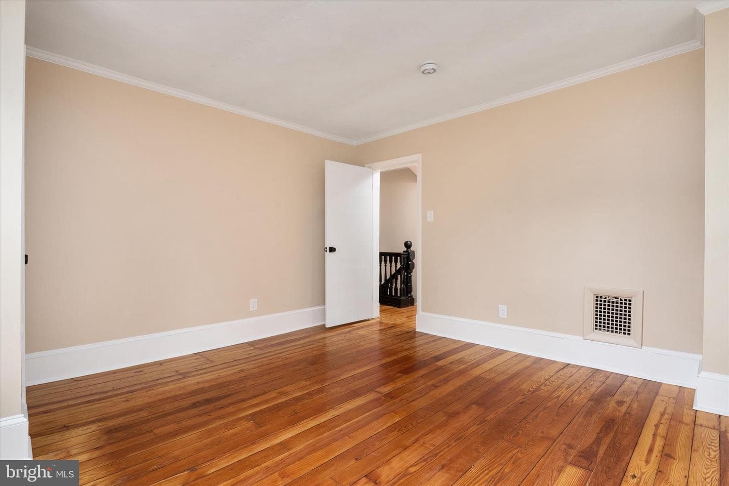 21 Woodlawn Avenue photo 36