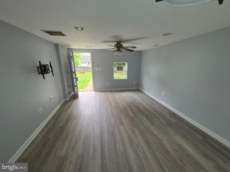 215 Sycamore Rd photo 5