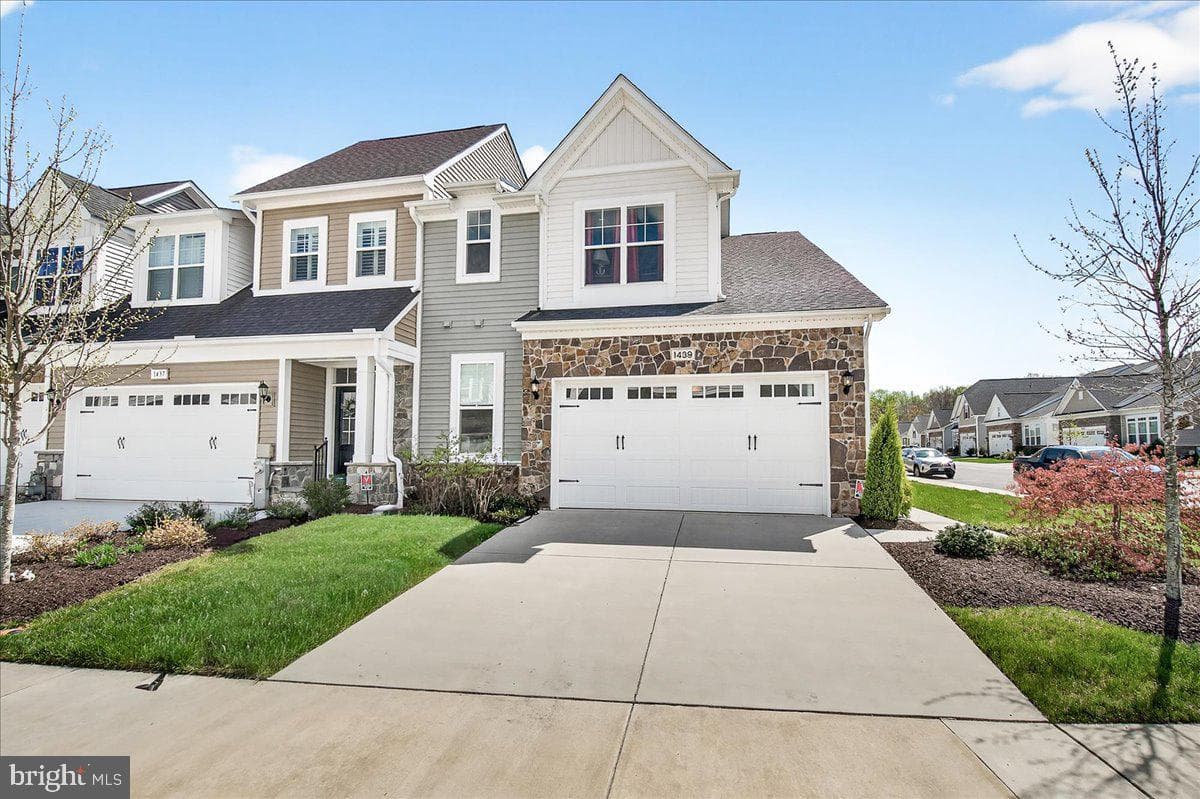 1439 Bed Stone Lane photo 2