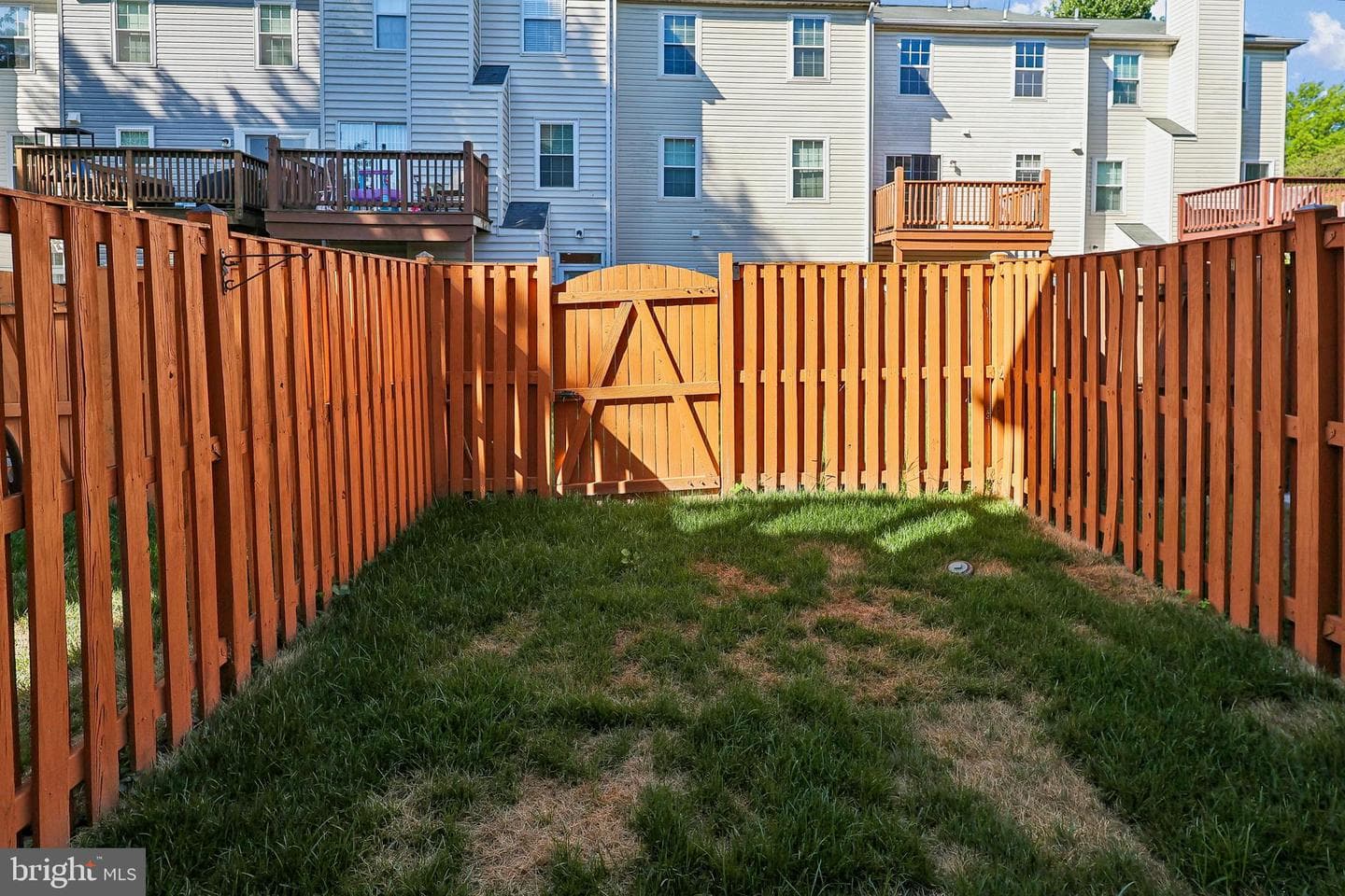 1016 Murdoch Court photo 21