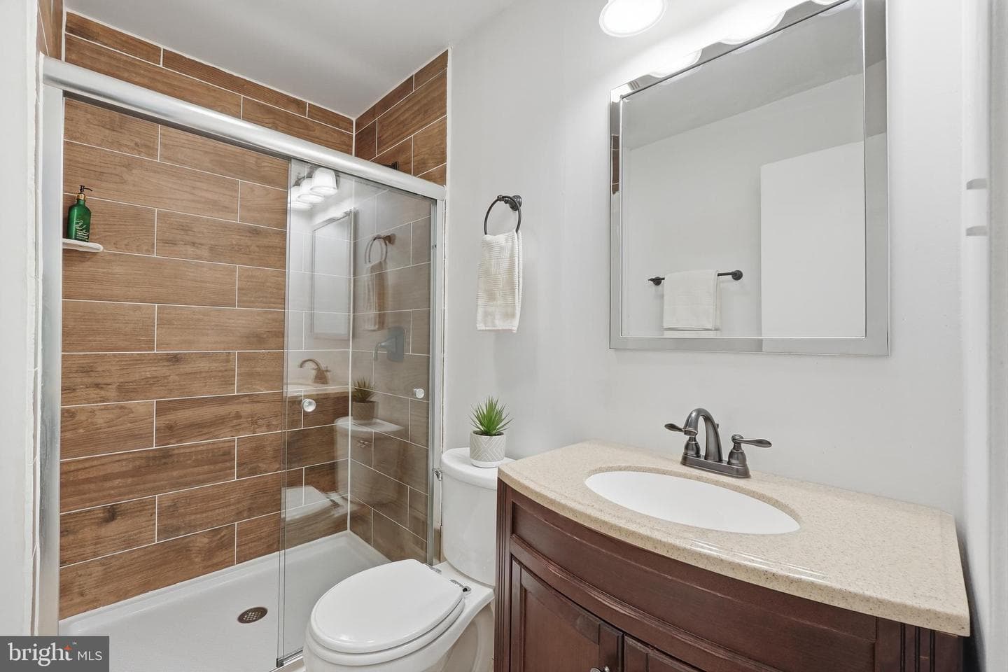 1704 W Bancroft Lane photo 19