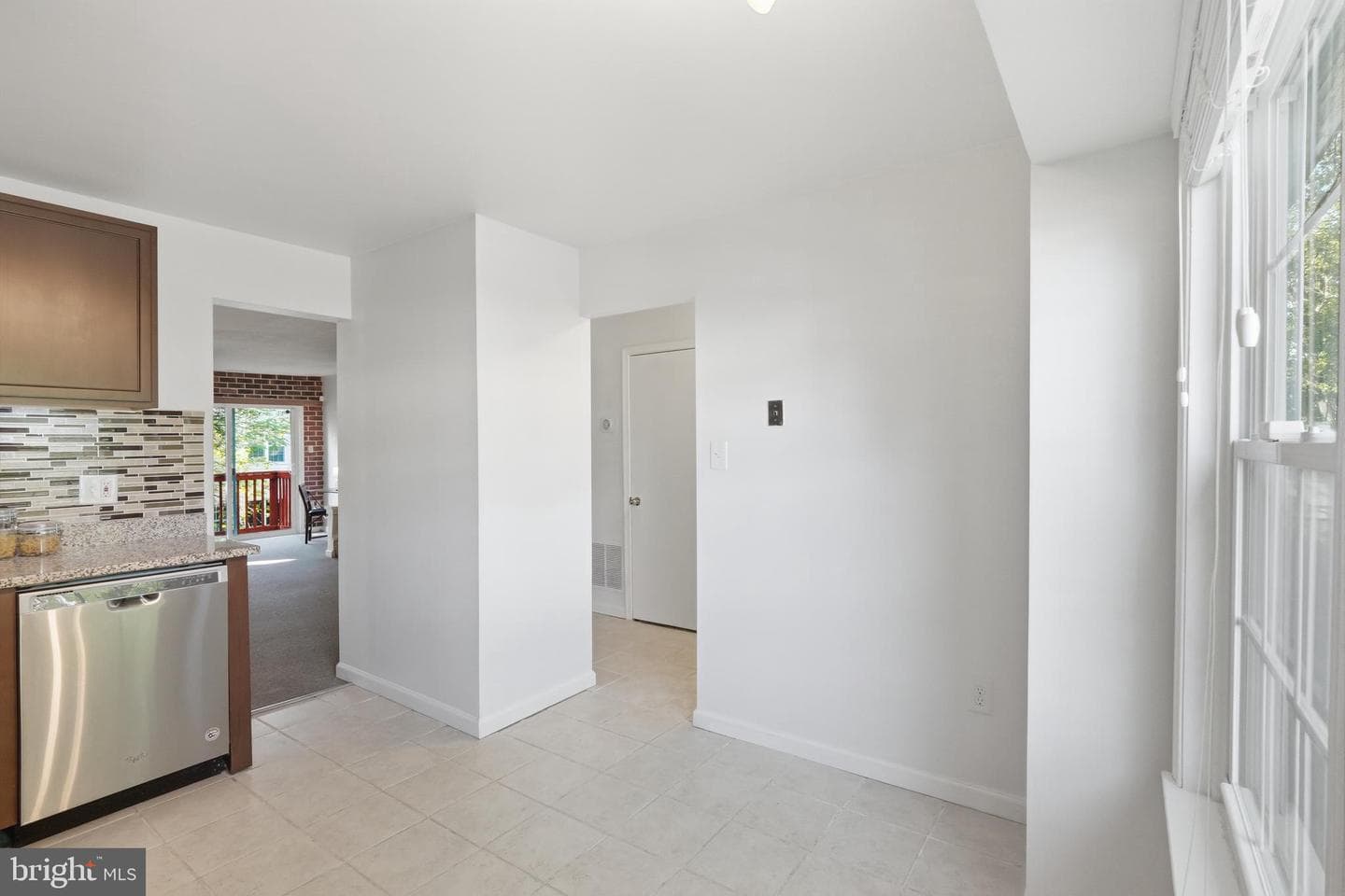 1704 W Bancroft Lane photo 3