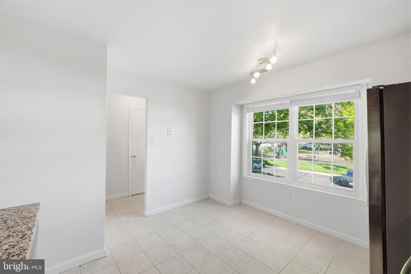 1704 W Bancroft Lane photo 4