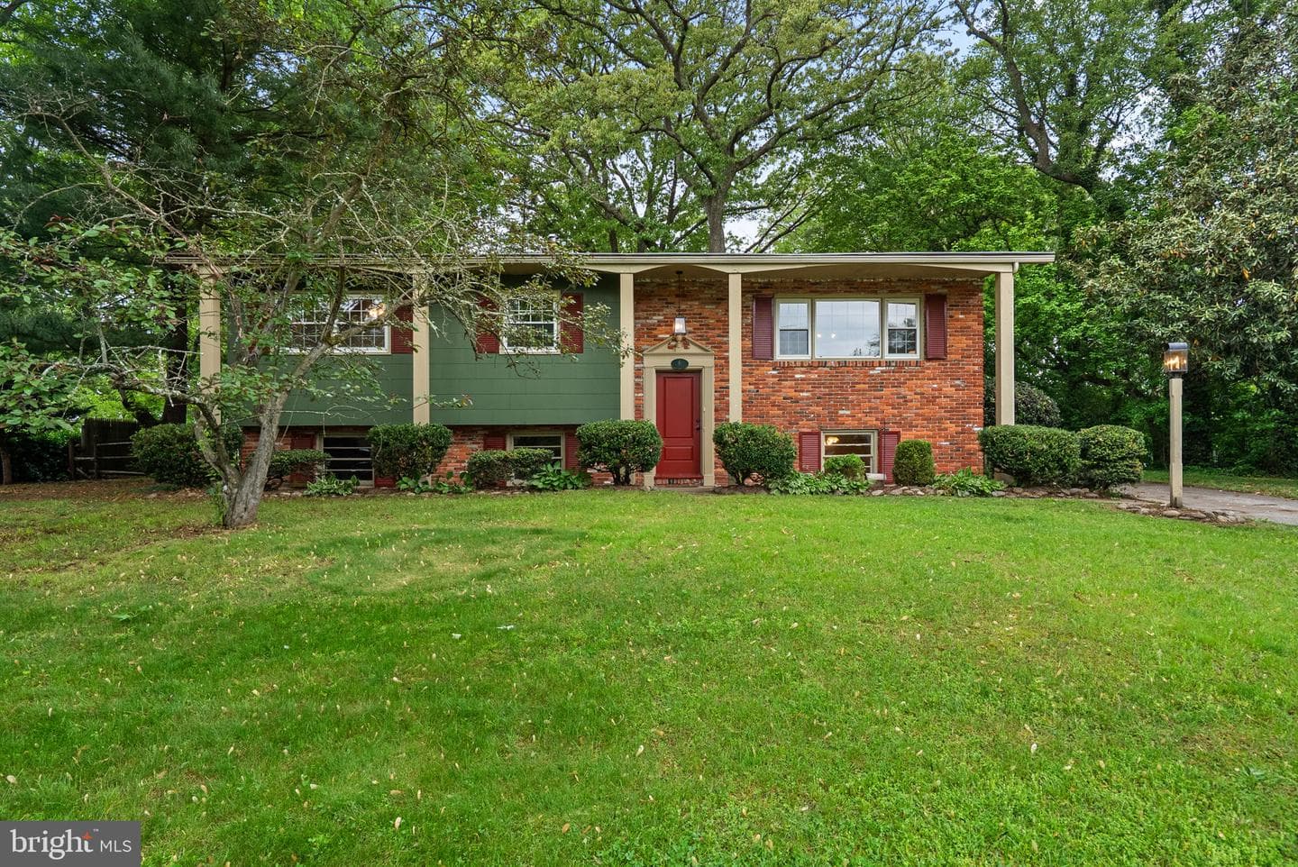 6 Bojan Court photo 1