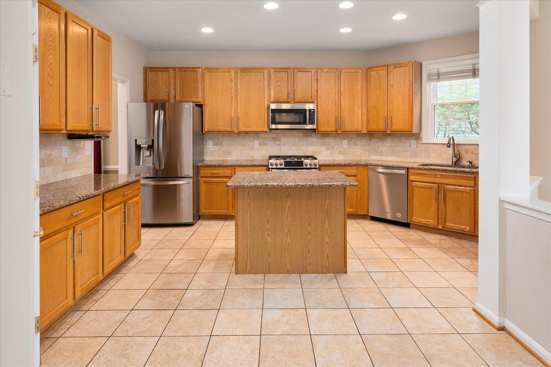 915 Echo Bay Court photo 13