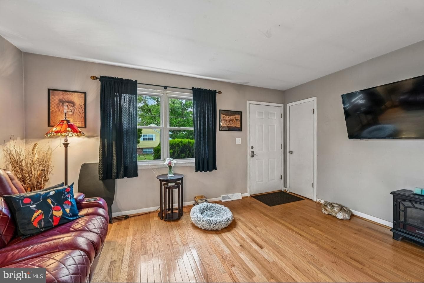 22 Main Avenue SW photo 3