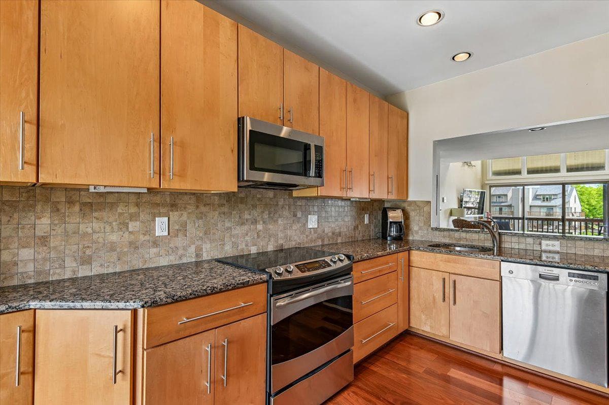 2121 Quay Village Court #202 photo 13