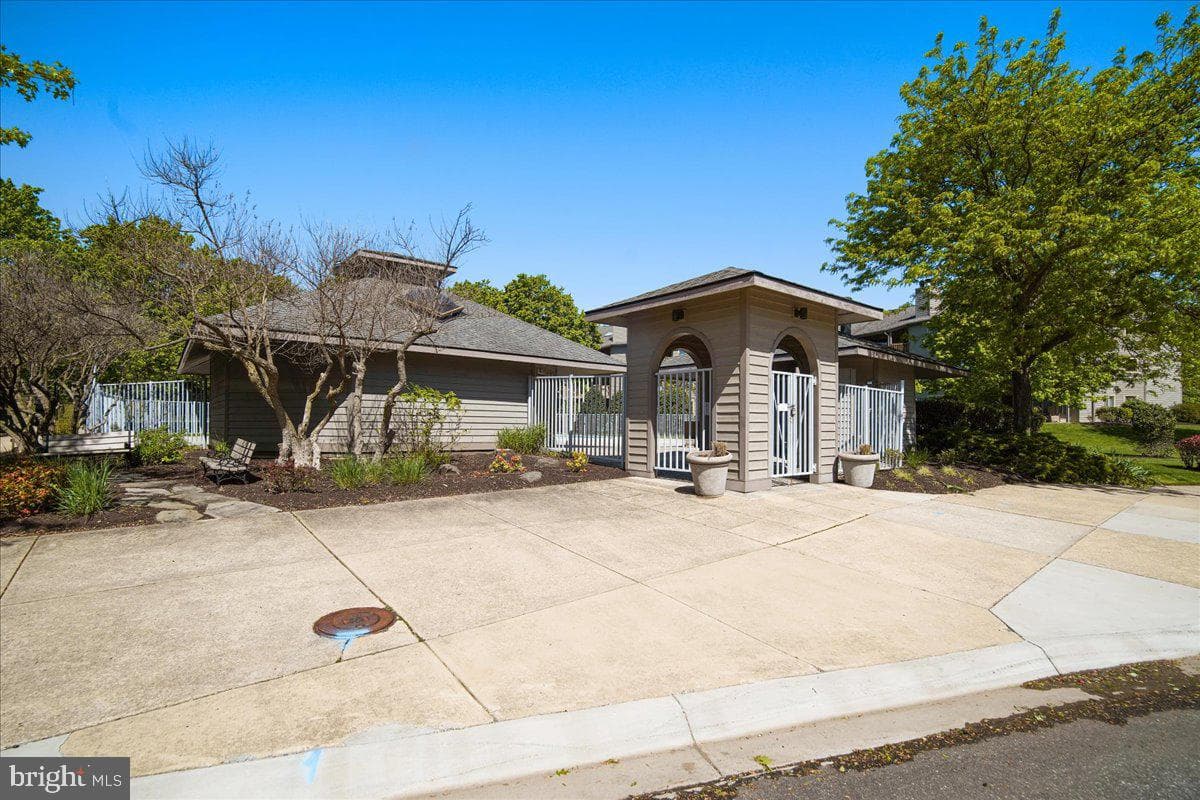 2121 Quay Village Court #202 photo 47