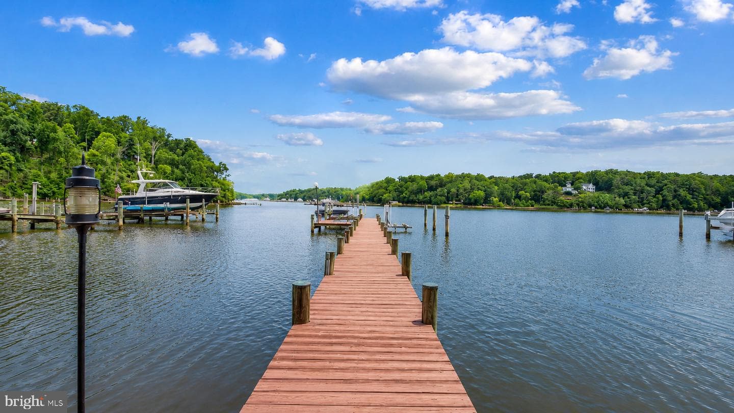 575 Laurel Road, Riva