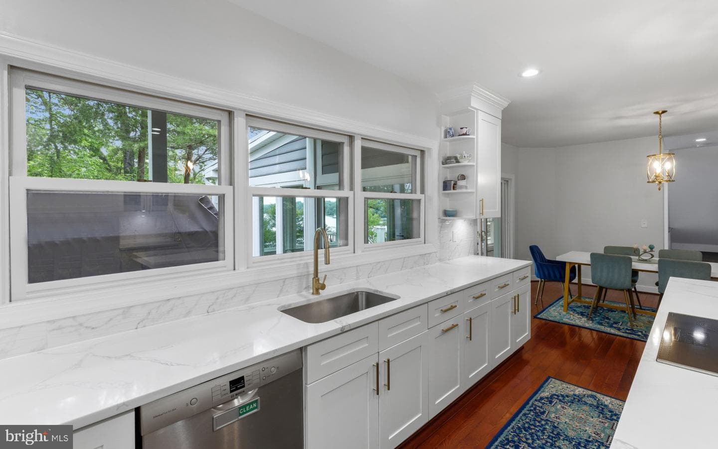 575 Laurel Road photo 5