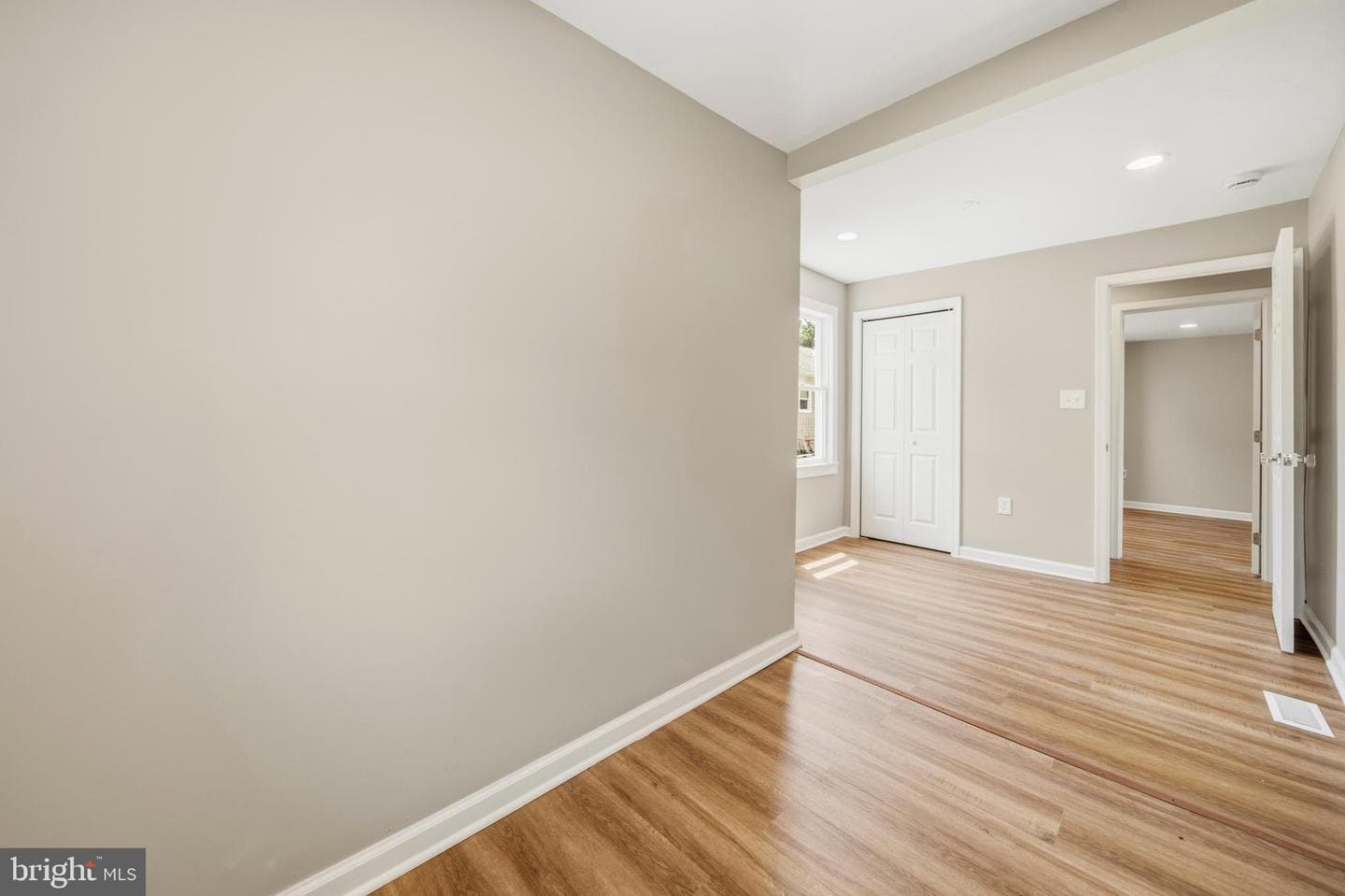 1019 Shoreland Drive photo 13