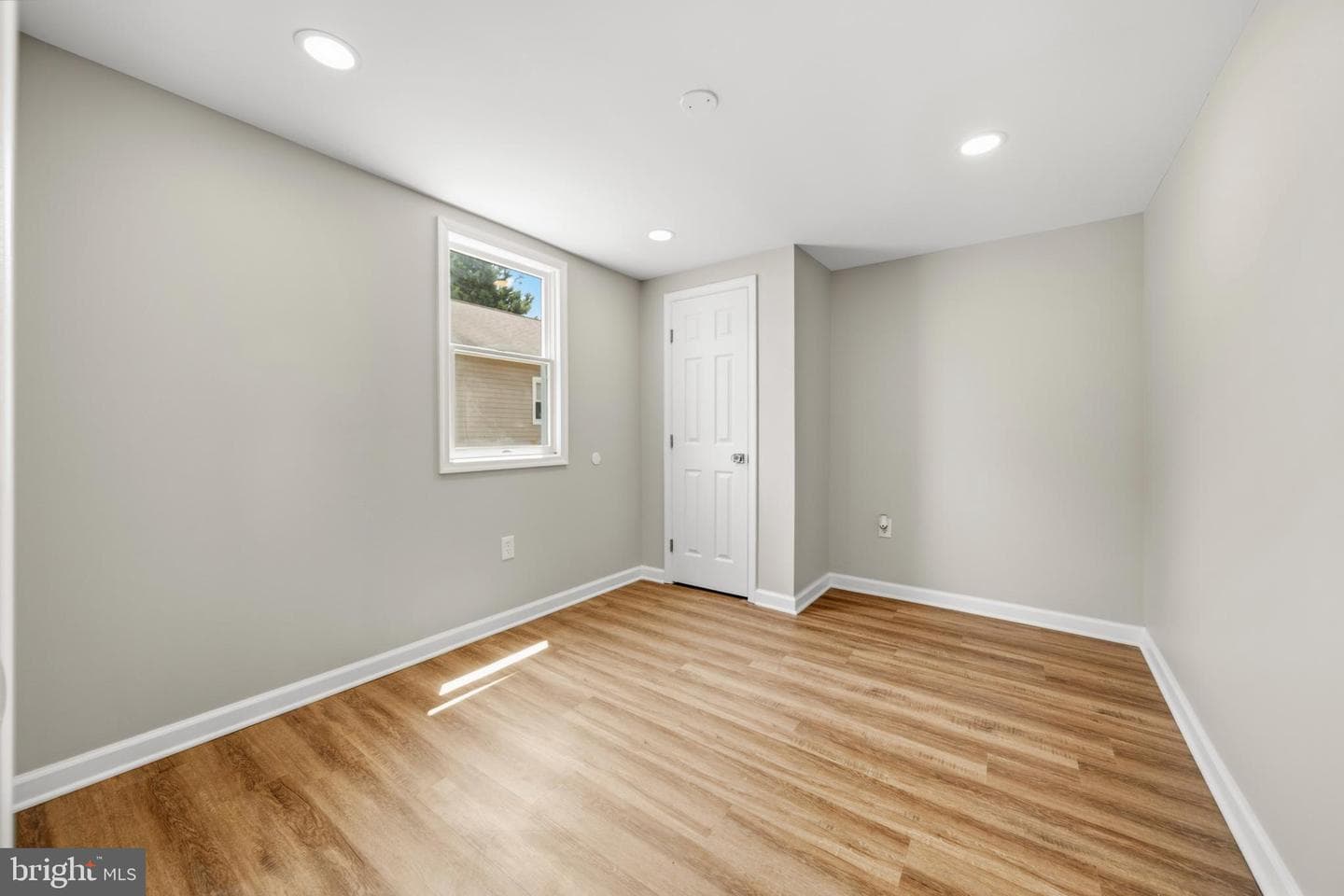 1019 Shoreland Drive photo 14