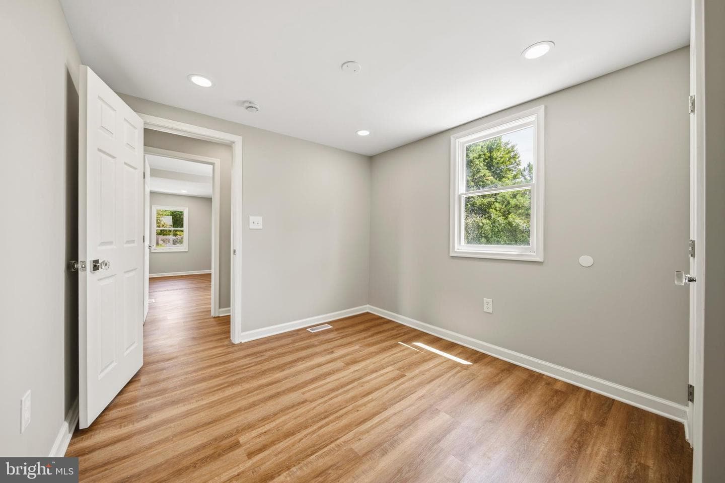 1019 Shoreland Drive photo 15